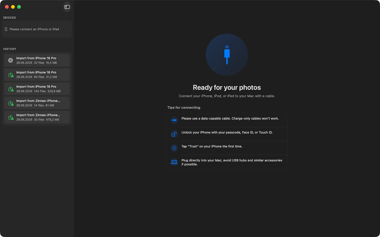 With no device connected, Photo RollOff reports that it is ready and shows a few tips for connecting. On the left, the history lists all previous imports.